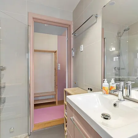 Dinbnb L 1 Min To Mathallen I Backyard I 24l7 Check-in Appartement